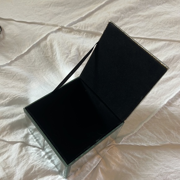 Jewelry box - Picture 4 of 7